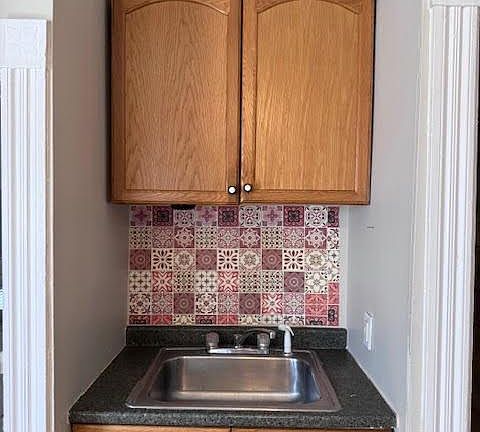 4th image of 52 Canton St