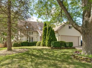 317 Wellington Dr, Streamwood, IL 60107
