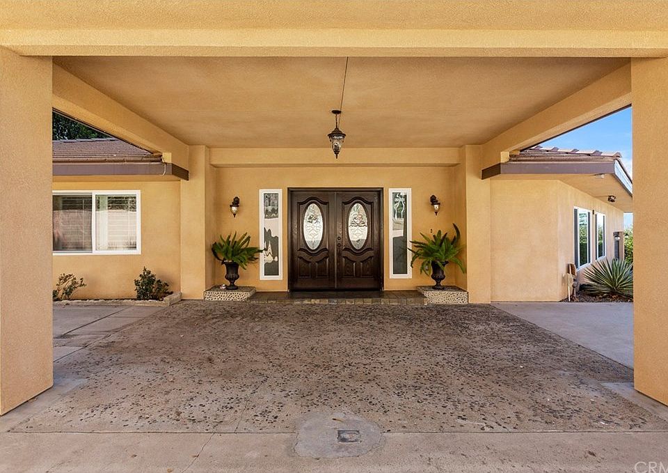 1st image of 6651 Summit Dr