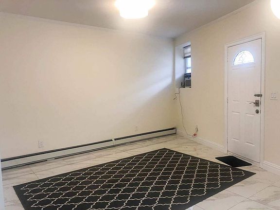 5th image of 3005 Newtown Ave #1