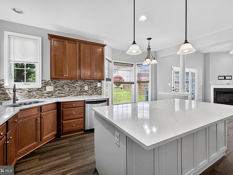 9036 Woodpecker Ct — Photo 26