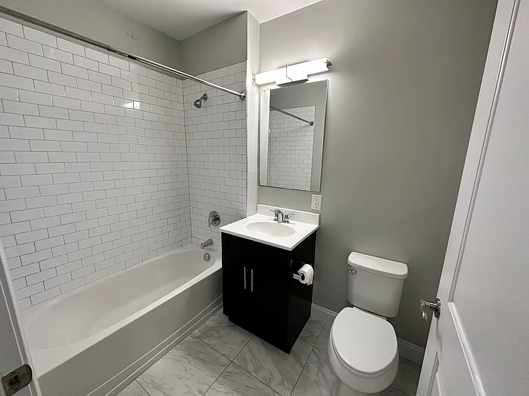 1121 53rd St #3 — Photo 13