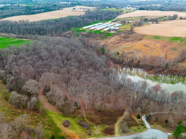 435 Arrowhead Lake Trl, Westminster, SC 29693