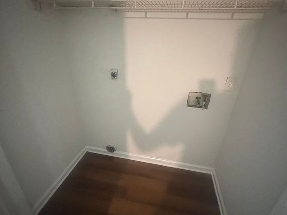4th image of 4567 Addington Dr