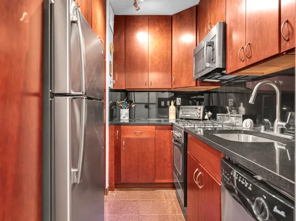 180 West End Avenue 9P image 3 of 12
