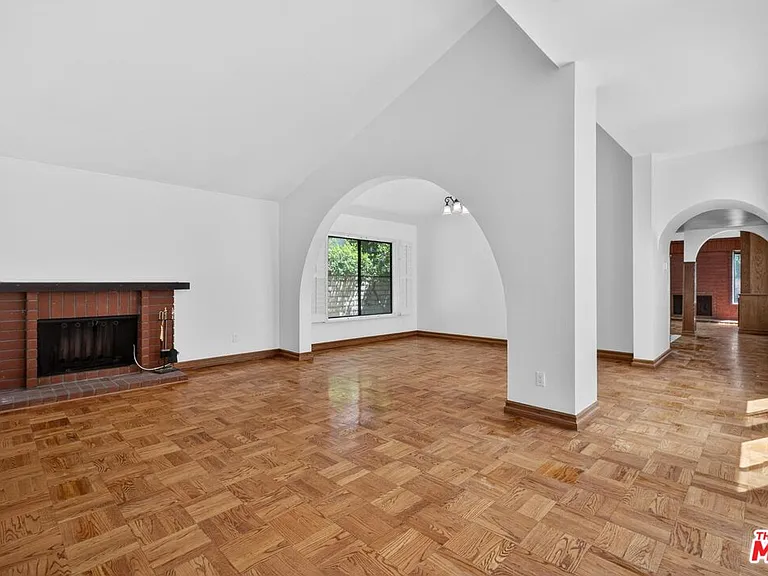 7652 Quimby Ave — Photo 4