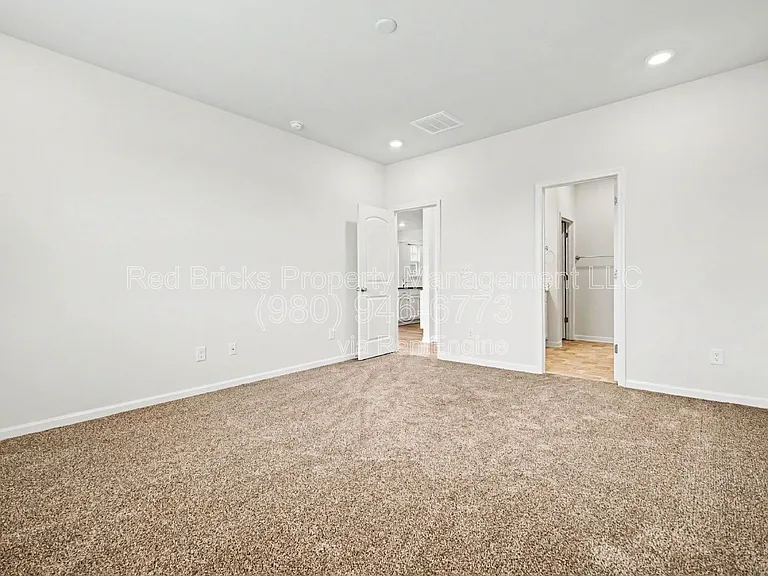 1007 Maylen Trce — Photo 16