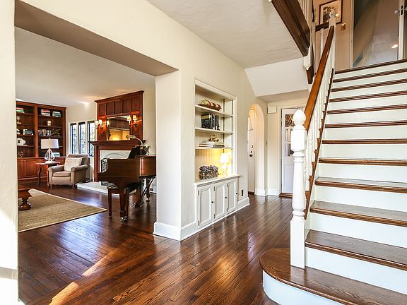 Gracious front entry foyer