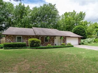 1106 N Raven Rd, Rogers, AR 72756