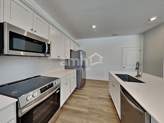3rd image of 115 Marie Cir