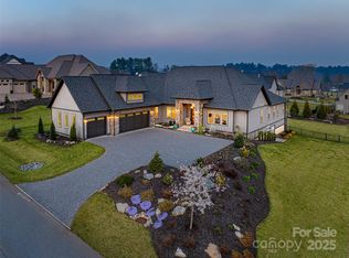 274 Daniel Circle Dr, Mills River, NC 28759