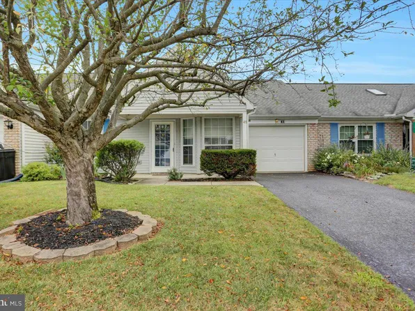 41 Westfields Dr, Mechanicsburg, PA 17050