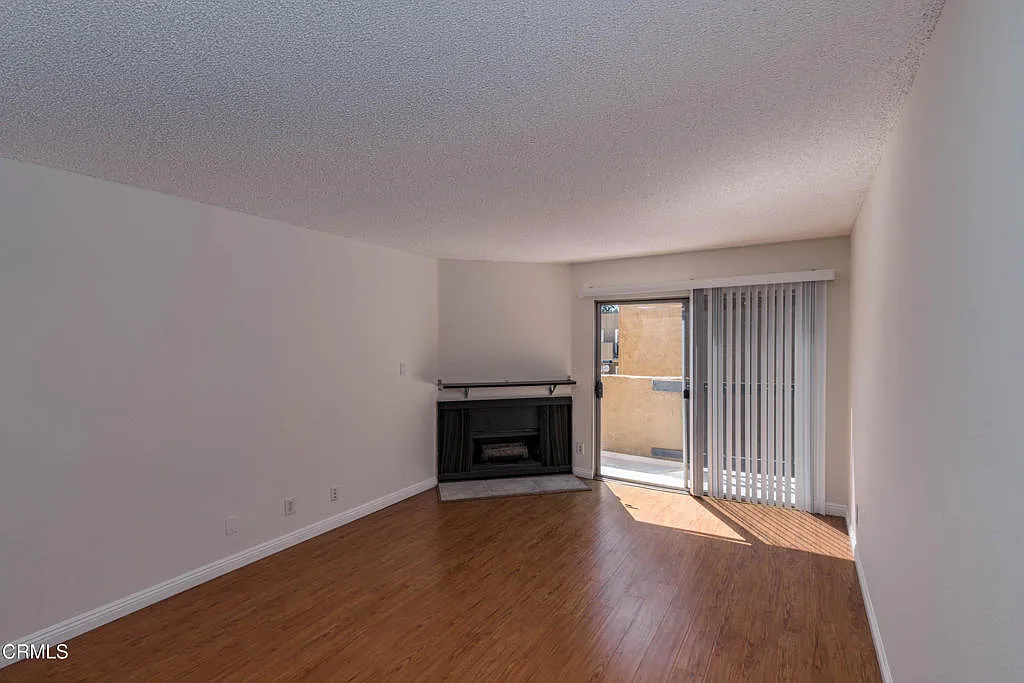 Building Photo - 355 S Madison Ave #320