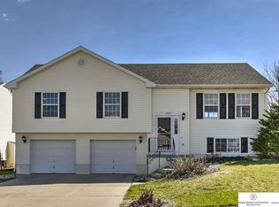 2725 Joann Ave, Bellevue, NE 68123