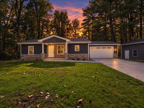 4475 Birch Ln, Vassar, MI 48768