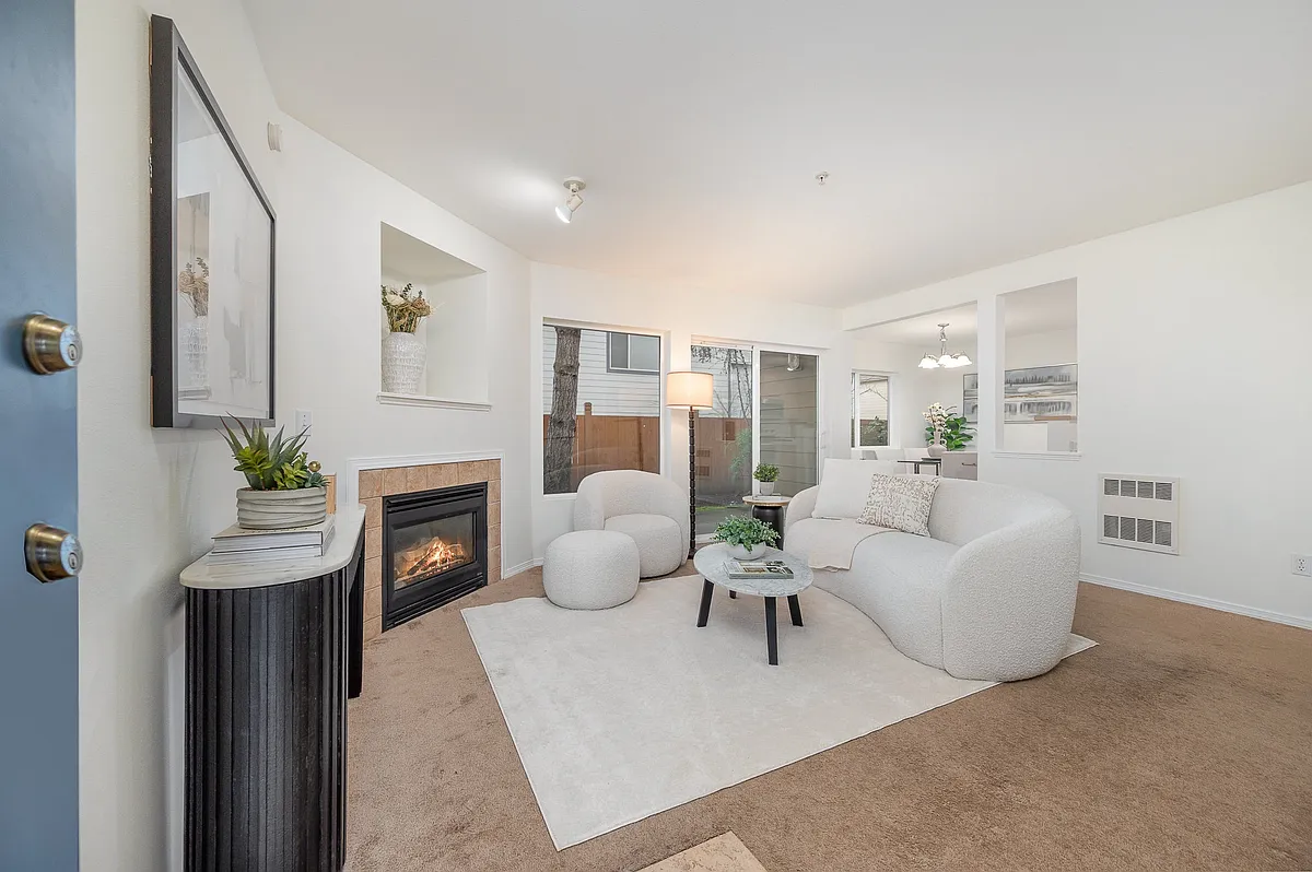 Building Photo - 710 240th Way SE #F103