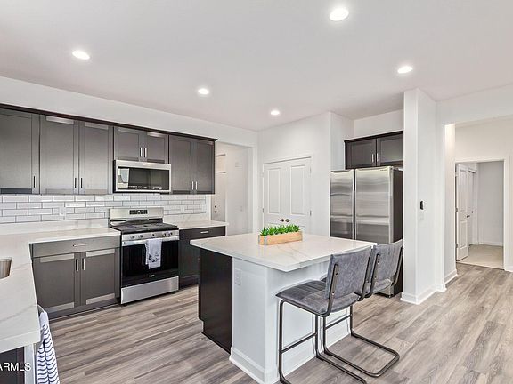 3rd image of 35137 N LEAD Way