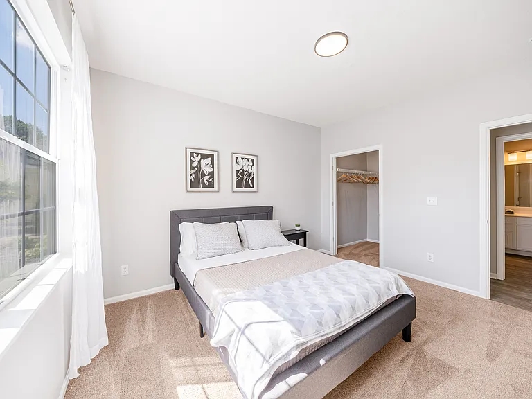 Cascade Shores Townhomes + Flats — Photo 9