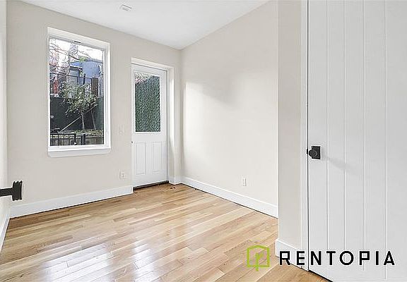 2nd image of 34 Belvidere St APT 1R