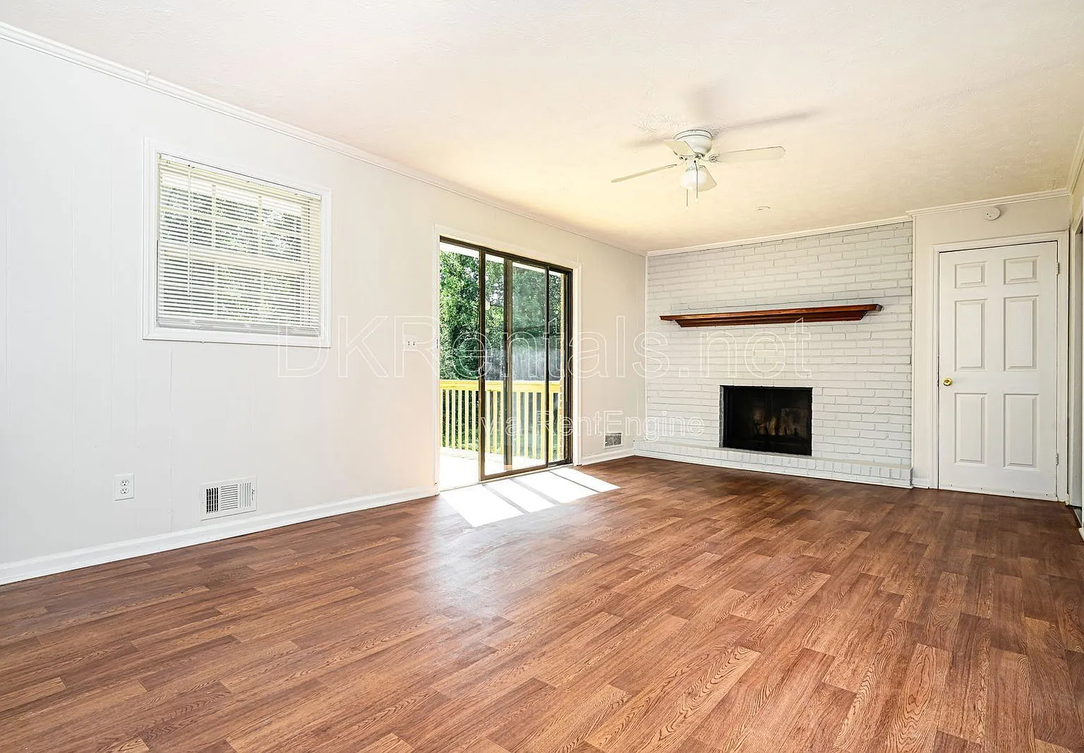 3 bed, 2.0 bath, 1647 sqft, $1,985 — Photo 2