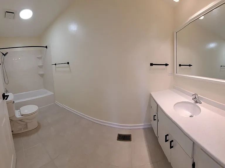 1722 Warwick Ct — Photo 9