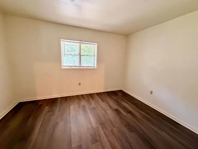 363 E Liberty St — Photo 10