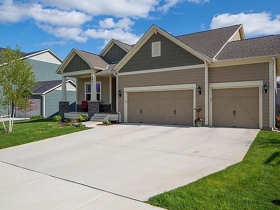 6901 W 113th St, Bloomington