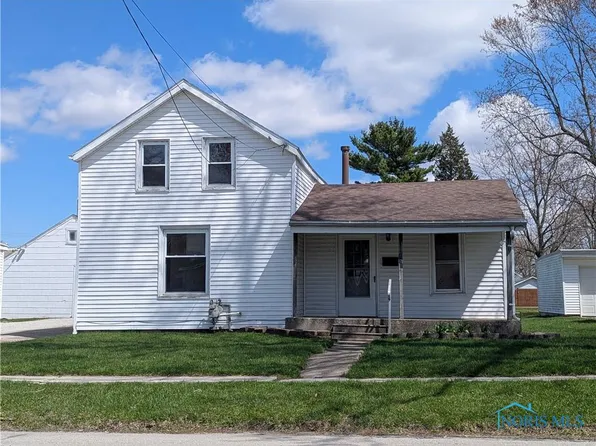 128 N Benton St, Oak Harbor, OH 43449