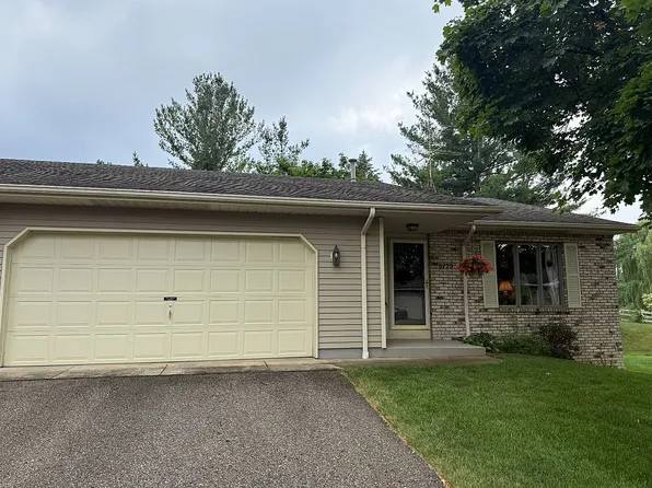 6723 Leisure Way Dr SE, Caledonia, MI 49316