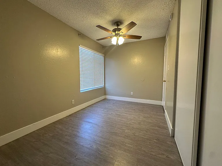 1467 Hialeah Dr #D — Photo 19