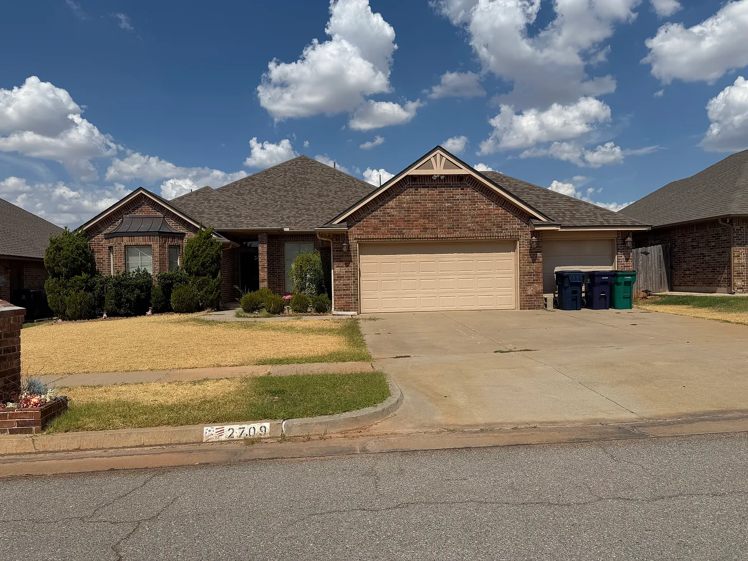 3 bed, 2.5 bath, 2130 sqft, $2,600 — Photo 2