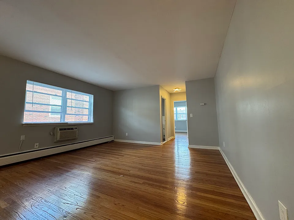 21 Evergreen Ave #A2