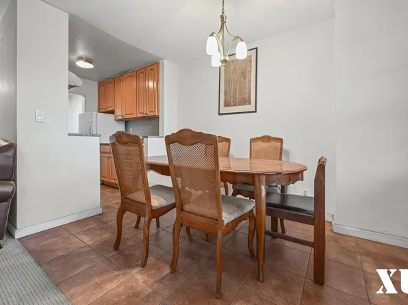 43-10 Kissena Boulevard image 6 of 20