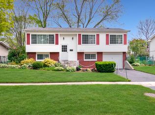2301 Birchwood Pkwy, Woodridge, IL 60517