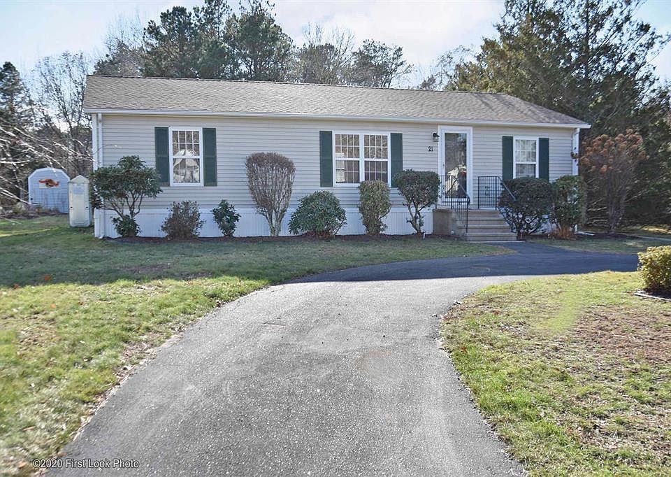 2nd image of 21 Pine Tree Ln