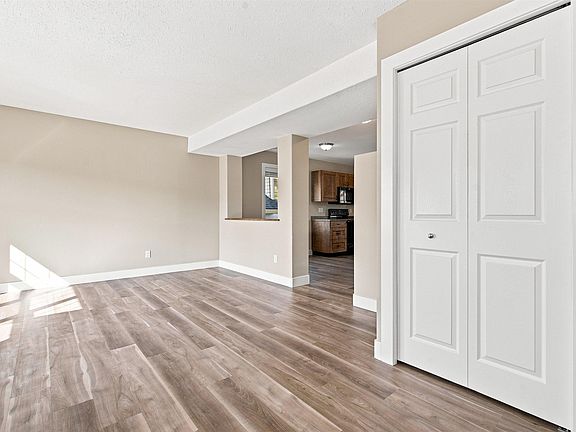 4th image of 109 26th St