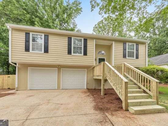 1818 Crescent Hill Dr NW, Acworth, GA 30102