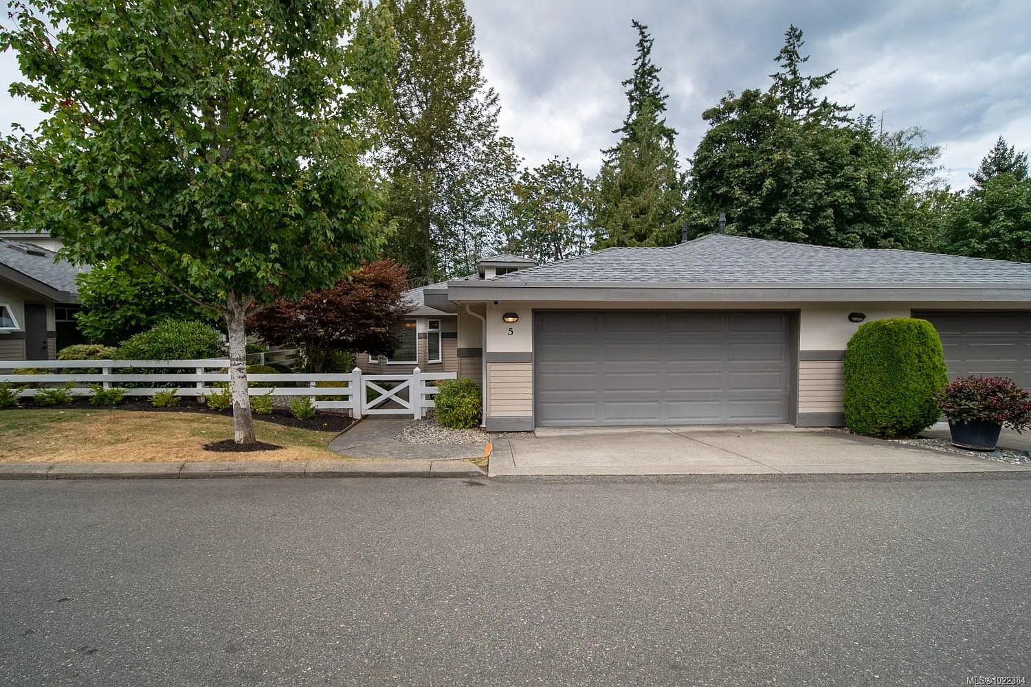500 Corfield St #5 photo 1