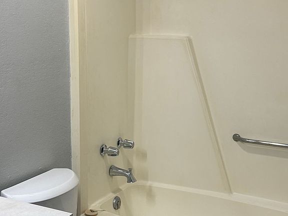3rd image of 2124 Apple Ave #2124