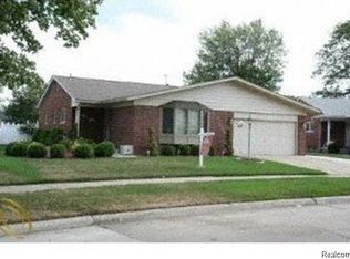 27033 Timber Trl, Dearborn Heights, MI 48127