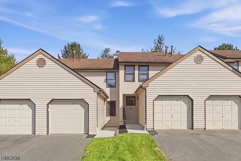 2 bed, 2.5 bath, $2,850 — Photo 2