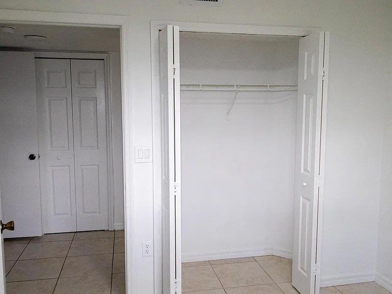 1270 SE 27th St #106 — Photo 6