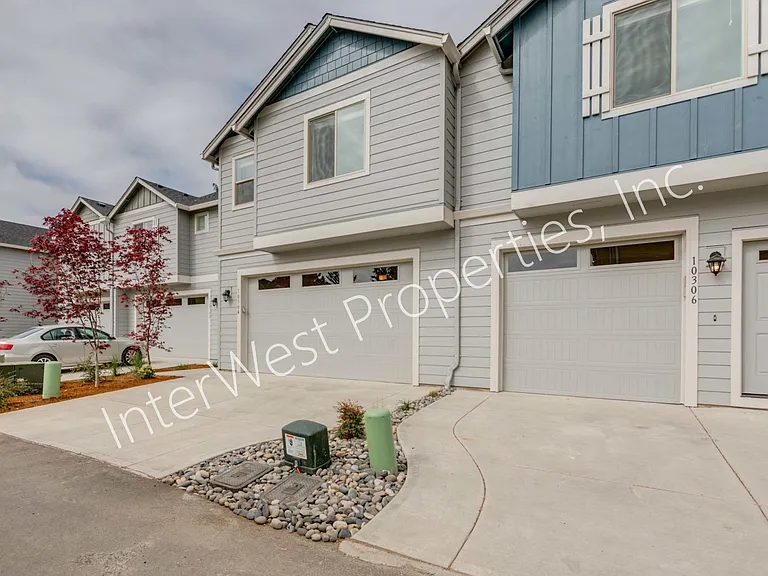 10316 NE 61st Cir — Photo 1