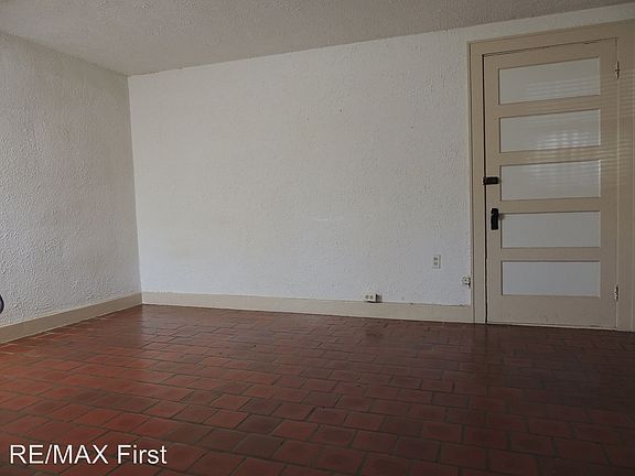 3rd image of 715 S Court St