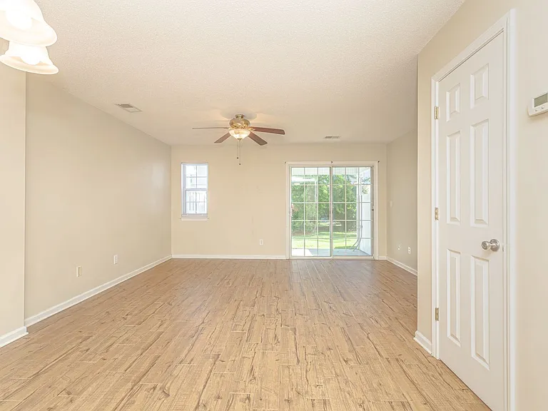 754 Aspen Dr — Photo 9