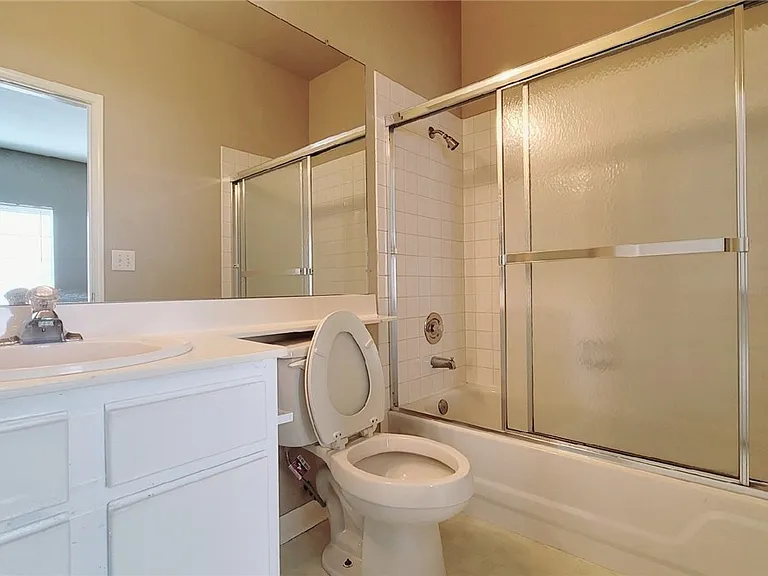 1900 N Torrey Pines Dr #203 — Photo 9