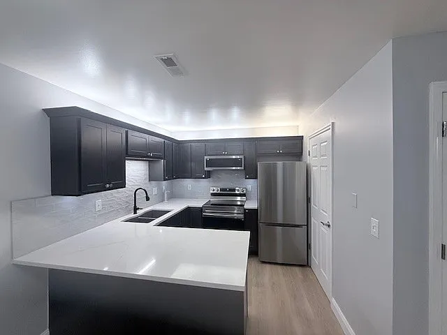 101 King Dr — Photo 8