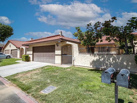 2nd image of 43747 Mona Ct