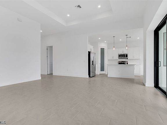 2nd image of 411 NE 7th Terrace Cpe