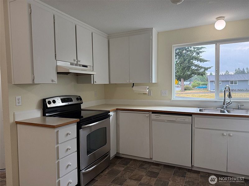 4th image of 12518 42nd Avenue NE